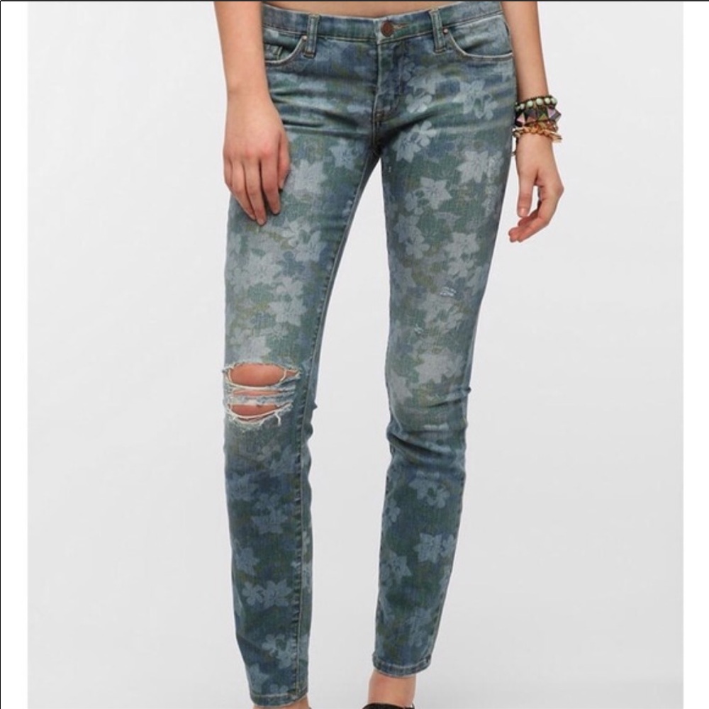 Blank NYC Skinny Classique With Flower Print